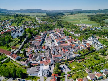 Waldviertel bölgesindeki Gmuend kasabası ve ana meydanı, Aşağı Avusturya