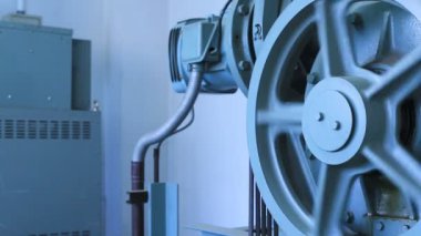 Asansör boşluklarının bakımı, kablo kontrol. Asansör taşımacılığı