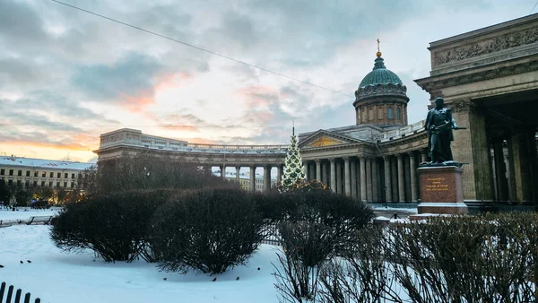 Панорамный Вид Казанского Собора Зимним Утром Рассвете Облаками Шпинделя Небе — стоковое фото