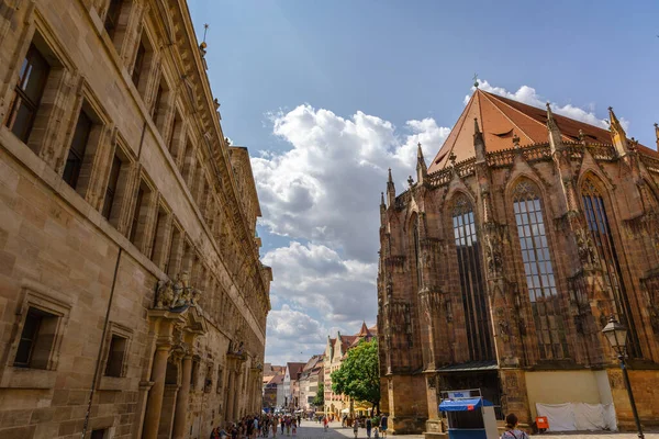 ニュルンベルク ドイツ 2023年7月19日 古い町の美しく整えられた通り ニュルンベルク フランコニア バイエルン州の歴史的中心部の眺め — ストック写真