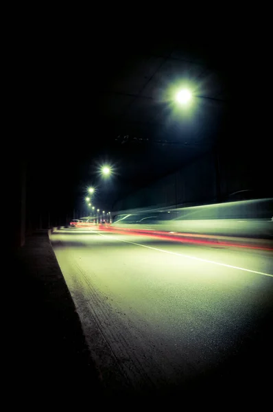 Temný Tunel Tlumenými Světly Cestičkami — Stock fotografie