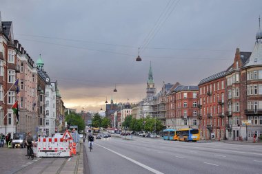 Kopenhag, Danimarka. 15 Ekim 2024. Kopenhag, Danimarka 'da bir cadde manzarası.