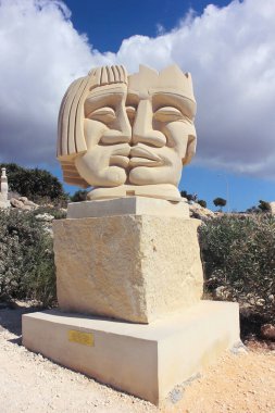 Ayia Napa, Kıbrıs. 30 Ekim 2024. Ayia Napa Uluslararası Heykel Parkı 'nda güzel sanatsal eserler.