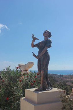 Ayia Napa, Kıbrıs. 8 Kasım 2024. Ayia Napa Uluslararası Heykel Parkı 'nda güzel sanatsal eserler.