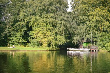 Frederiksberg 'de sütunları olan eski tarz bina..
