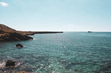 Kıbrıs, Ayia Napa 'da güzel bir sahil. Akdeniz kıyısı.