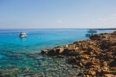 Ayia Napa, Kıbrıs. 16 Aralık 2024. Kıbrıs, Ayia Napa 'da güzel bir sahil. Akdeniz kıyısı.