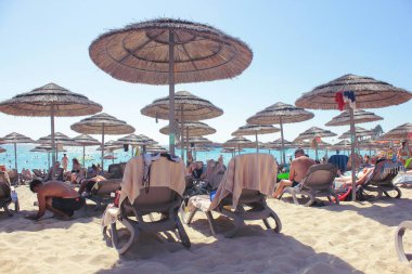 Ayia Napa, Kıbrıs. 23 Ocak 2025. Nissi Sahili Yazın manzarası.