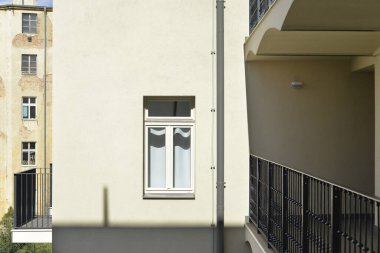 Eski elementlere sahip modern czech mimarisi