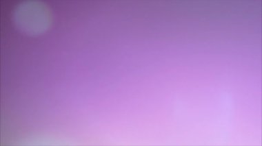 Çok renkli ışıklandırmalı siberpunk zarif holografik arka plan. Eğilim örtüşmesi için yaratıcı dönüşümler. 