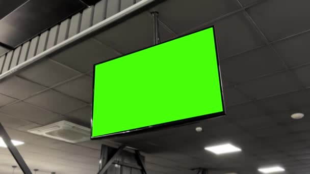 Pantalla Verde Chromakey Televisor Pantalla Plana Montado Techo Gimnasio Para — Vídeo de stock