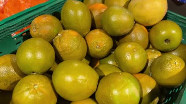Süpermarkette Portakallı Tatlı Meyve Yüksek Kalite Görüntü — Stok video