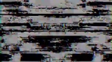 Simetrik parazit kalıpları ve dijital gürültüsü olan siyah ve beyaz bozulma dokusu. Yüksek kaliteli FullHD görüntüler.