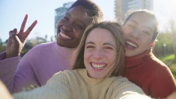 Group Three Multiethnic Smiling Friends Taking Selfie Outdoors Sunset Students — Wideo stockowe