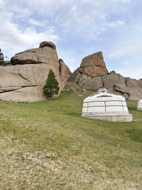 Moğolistan 'daki Gorkhi-Terelj Milli Parkı' nda kamp yerleri.