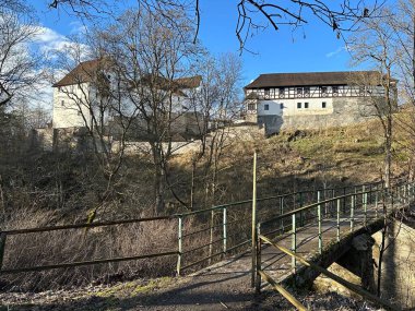 Franzensbad Çek Cumhuriyeti yakınlarındaki Ostroh Seeberg Romanesque ve Gotik Şato