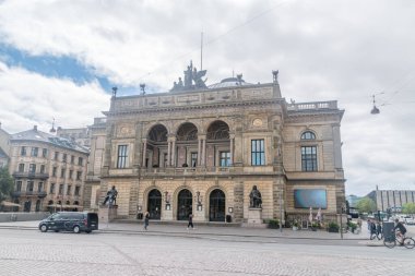 Kopenhag, Danimarka - 26 Temmuz 2022: Tiyatro (Danca: Dedektif Kongelige Tiyatrosu) Kongens Nytorv 'dan izlendi.