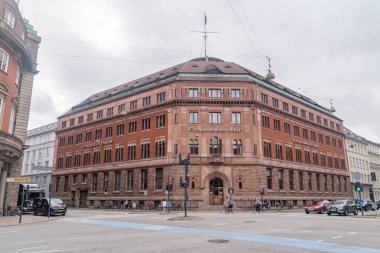 Kopenhag, Danimarka - 26 Temmuz 2022: Danske Bank 'ın bir parçası olan Finanscenter Kobenhavn.