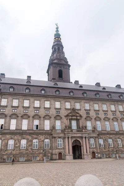 Copenaghen Danimarca Luglio 2022 Ingresso Anteriore Torre Del Parlamento Danese — Foto Stock