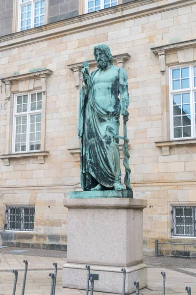 Копенгаген Дания Июля 2022 Года Статуя Асклепия Героя Бога Медицины — стоковое фото