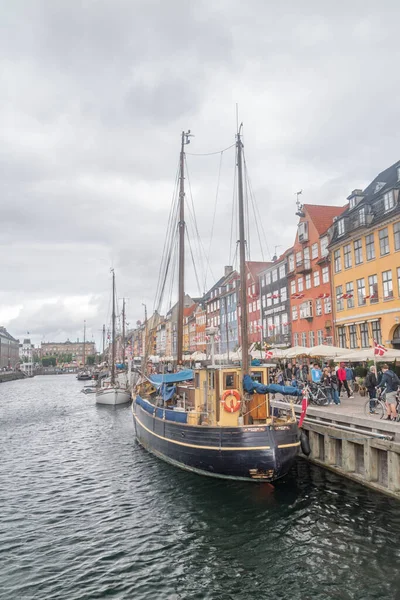丹麦哥本哈根 2022年7月26日 尼哈芬港码头上的船舶 — 图库照片