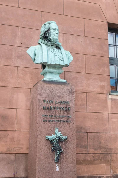 コペンハーゲン デンマーク 2022年7月26日 ハンス ラッセン マルテンセン デンマークの司教と学術の胸像 マルテンセンの胸像だ — ストック写真