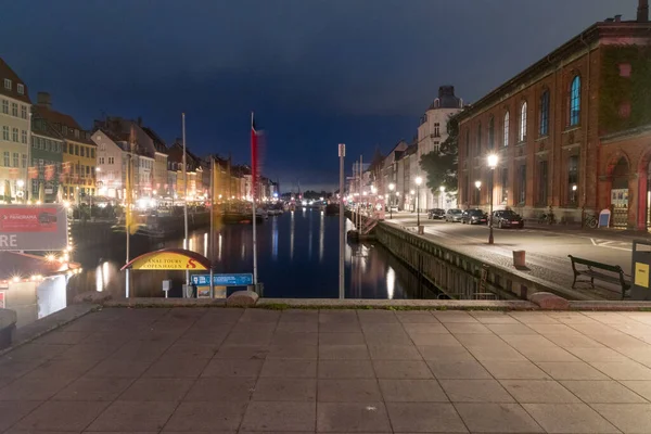 Kopenhagen Dänemark Juli 2022 Nachtansicht Auf Den Berühmten Hafen Nyhavn — Stockfoto