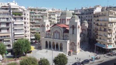 Selanik, Yunanistan - 29 Eylül 2022: Kutsal Panagia Dexia Kilisesi 'ne Havadan Bakış.