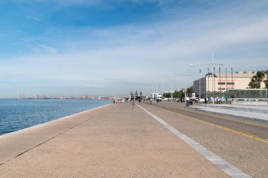 Selanik, Yunanistan - 29 Eylül 2022: Selanik 'in yeni limanı.