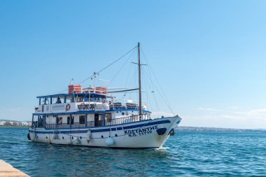 Selanik, Yunanistan - 29 Eylül 2022: Karavakia Selanik su otobüsü.