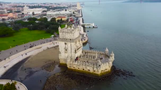 Lisbona Portogallo Dicembre 2022 Vola Intorno Alla Torre Belem Torre — Video Stock