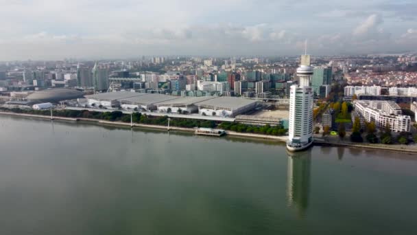 Λισαβόνα Πορτογαλία Δεκεμβρίου 2022 Αεροφωτογραφία Στην Όχθη Του Ποταμού Τάγου — Αρχείο Βίντεο
