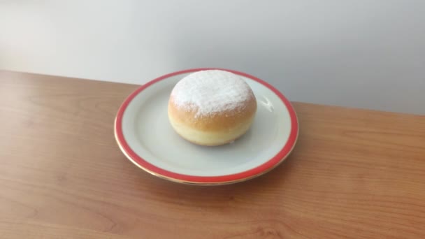 Donuts Poloneses Tradicionais Paczek Com Açúcar Placa Branca — Vídeo de Stock