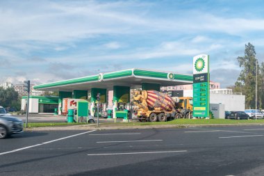 Lizbon, Portekiz - 6 Aralık 2022: BP benzin istasyonu.
