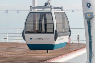 Lizbon, Portekiz - 6 Aralık 2022: Telecabine Lisbon 'un kablo arabası.
