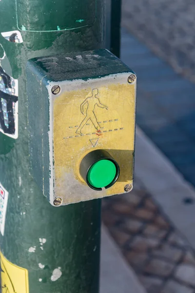 Botón Para Peatones Antes Cruzar Peatón —  Fotos de Stock