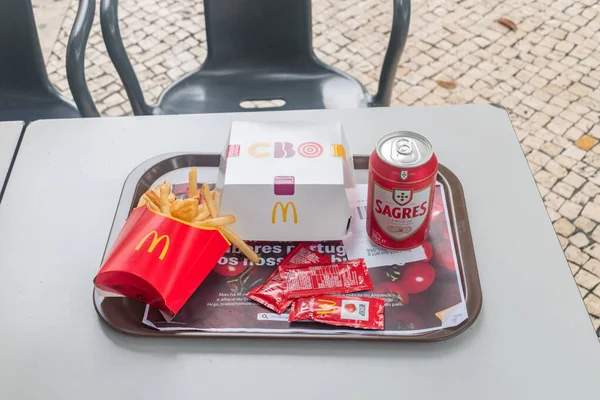 Λισαβόνα Πορτογαλία Δεκεμβρίου 2022 Γεύμα Mcdonald Τηγανητές Πατάτες Cbo Burger — Φωτογραφία Αρχείου