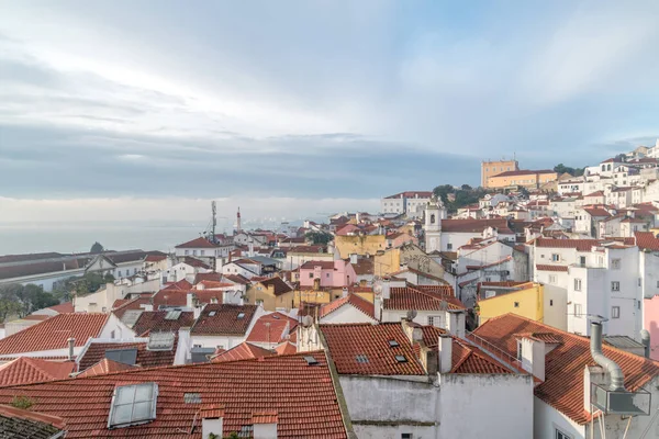 Лиссабон Португалия Декабря 2022 Вид Район Алфама Лиссабоне — стоковое фото