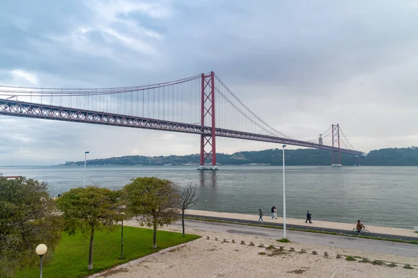 Lisbon Portugal December 2022 25Th April Bridge Portuguese Ponte Abril — Stockfoto