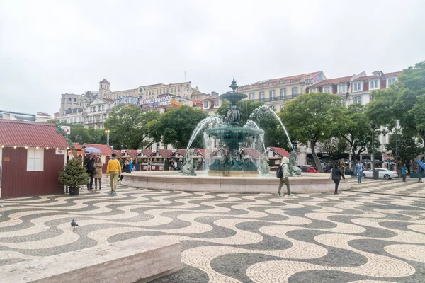 葡萄牙里斯本 2022年12月5日 乌云密布的普拉多姆佩德罗四世广场的喷泉 — 图库照片