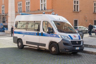 Vatikan Şehri, Vatikan - 7 Aralık 2022: Roma Polisi (Polizia Roma Capitale)).