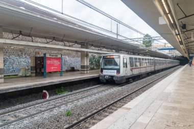 Roma, İtalya - 8 Aralık 2022: Roma 'daki Piramit Metro İstasyonu.