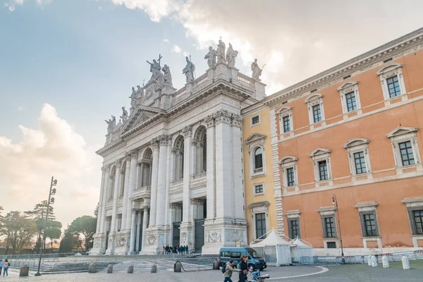 Rom Italien December 2022 Fasaden Ärkebasilikan Katedralen Den Heligaste Frälsaren — Stockfoto