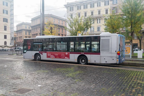 Рим Италия Декабря 2022 Года Автобус Общественного Транспорта Риме — стоковое фото