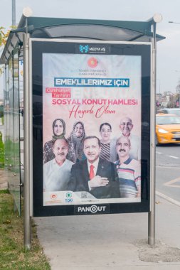 İstanbul, Türkiye - 10 Aralık 2022: Recep Tayyip Erdoğan ile Billboard.