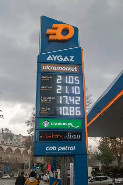 Istambul Turquia Dezembro 2022 Quadro Preços Combustível Posto Gasolina Aygaz — Fotografia de Stock
