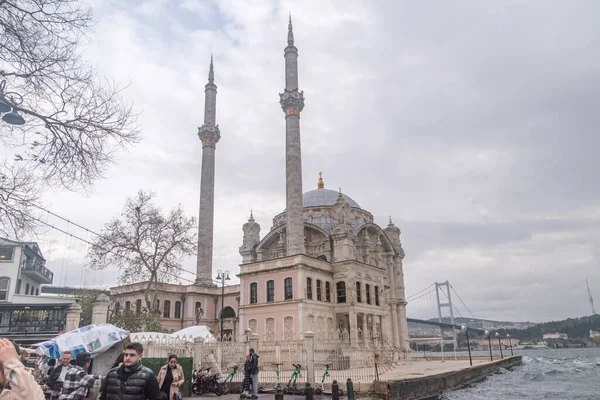 Istanbul Turquie Décembre 2022 Ortakoy Mosquée Buyuk Mecidiye Camii Mosquée — Photo