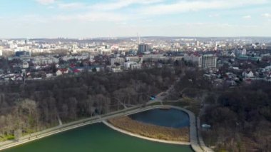 Chisinau, Moldova - 9 Mart 2023: Lacul Valea Gölü 'nden Chisinau' nun havadan görünüşü.