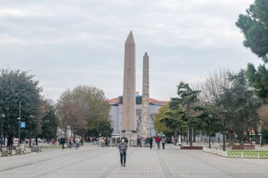 İstanbul, Türkiye - 10 Aralık 2022: Theodosius 'un Obelisk' i Sultanahmet Meydanı (İstanbul Hipodromu).