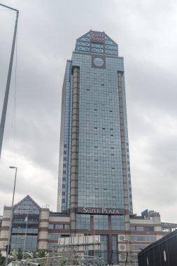 İstanbul, Türkiye - 10 Aralık 2022: Suzer Plaza Ritz-Carlton gökdeleni.